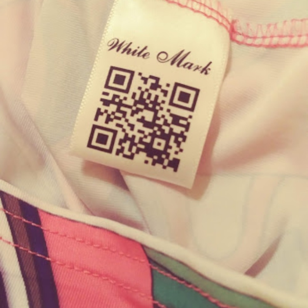 Swirled Mod Mini Dress - Picture 3 of 4